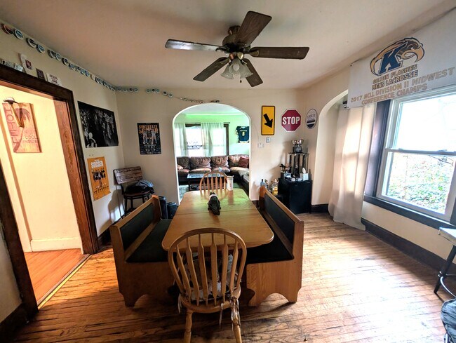 Foto del edificio - 624 Vine St