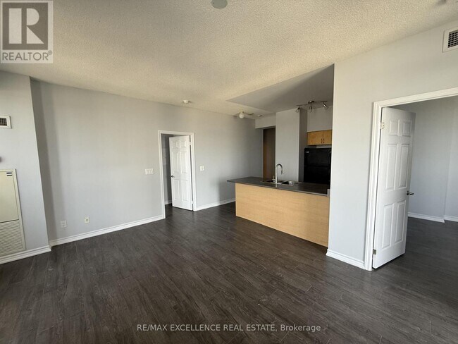 Building Photo - 388-3388 Prince of Wales Dr