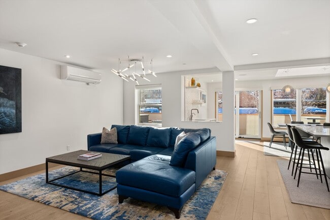 Foto del edificio - 447 E Cooper Ave