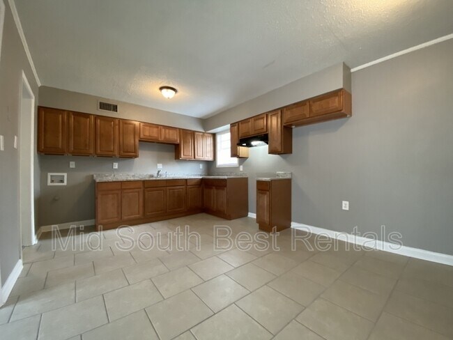 Building Photo - 5122 Blacksmith Dr
