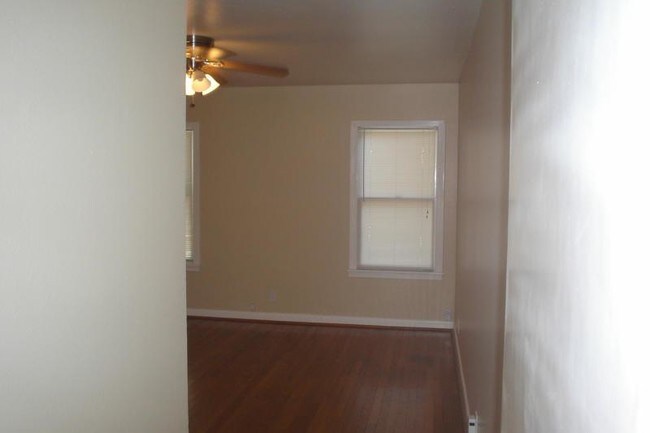 Building Photo - 433 Santa Monica Pl