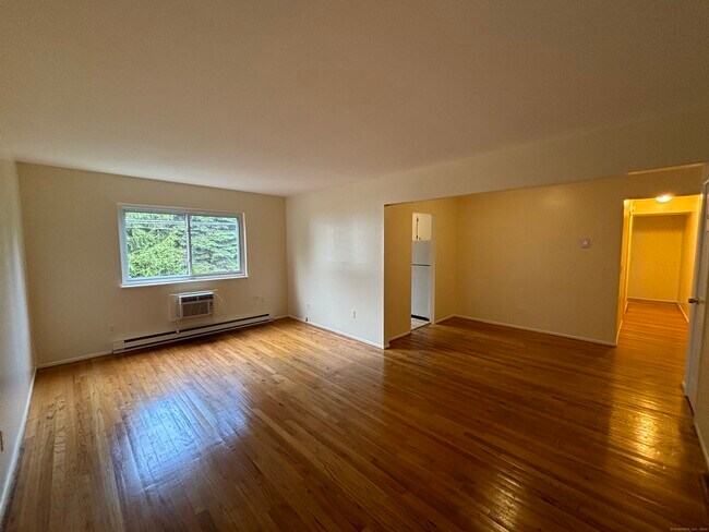 Foto del edificio - 12 N Taylor Ave