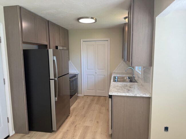 Foto del edificio - Remodeled 3 Bedroom 2 Bathroom home in Battlefield MO