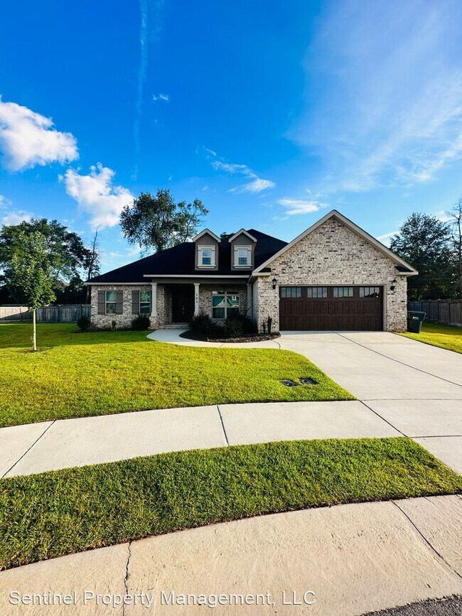 Building Photo - 4 br, 2 bath House - 103 Warhawk Court
