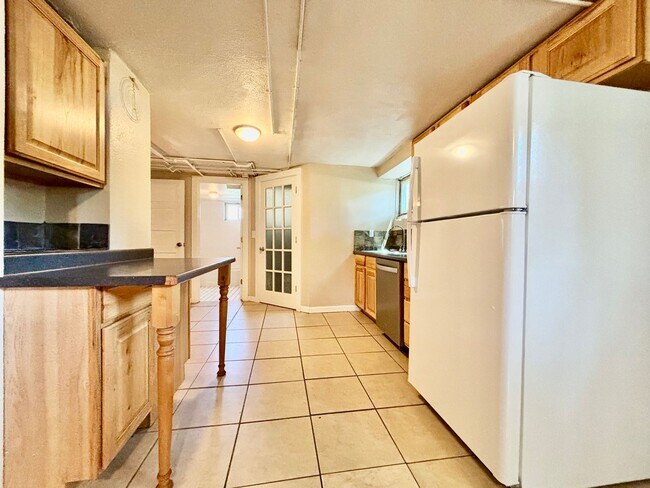 Foto del edificio - Cozy 2-Bed, 1-Bath Lower Level Apartment –...