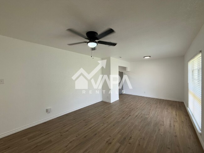 Building Photo - 6819 Laguna Norte