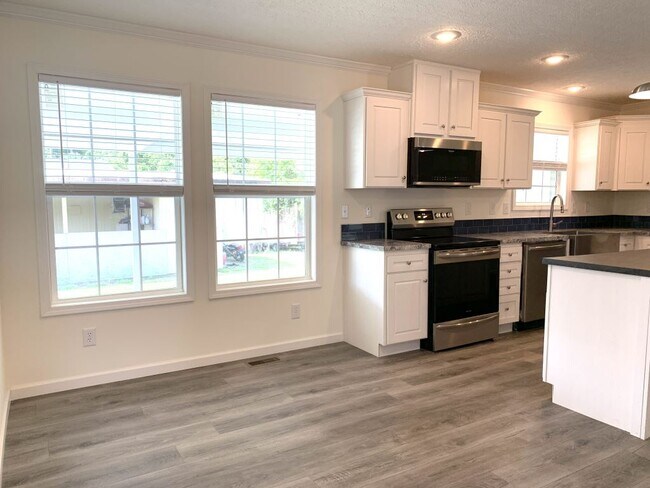 Building Photo - 169 Hibiscus Dr