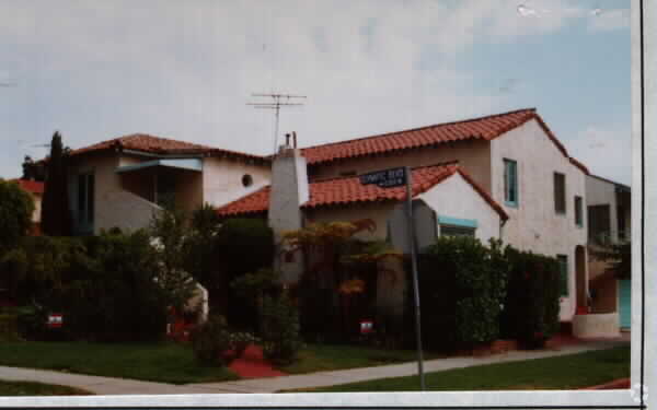 Building Photo - 6276-6276 1/2 W Olympic Blvd