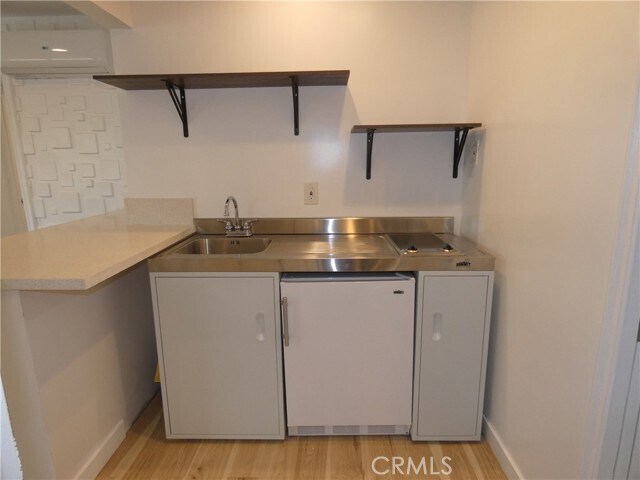 Building Photo - 112 E Olive Ave