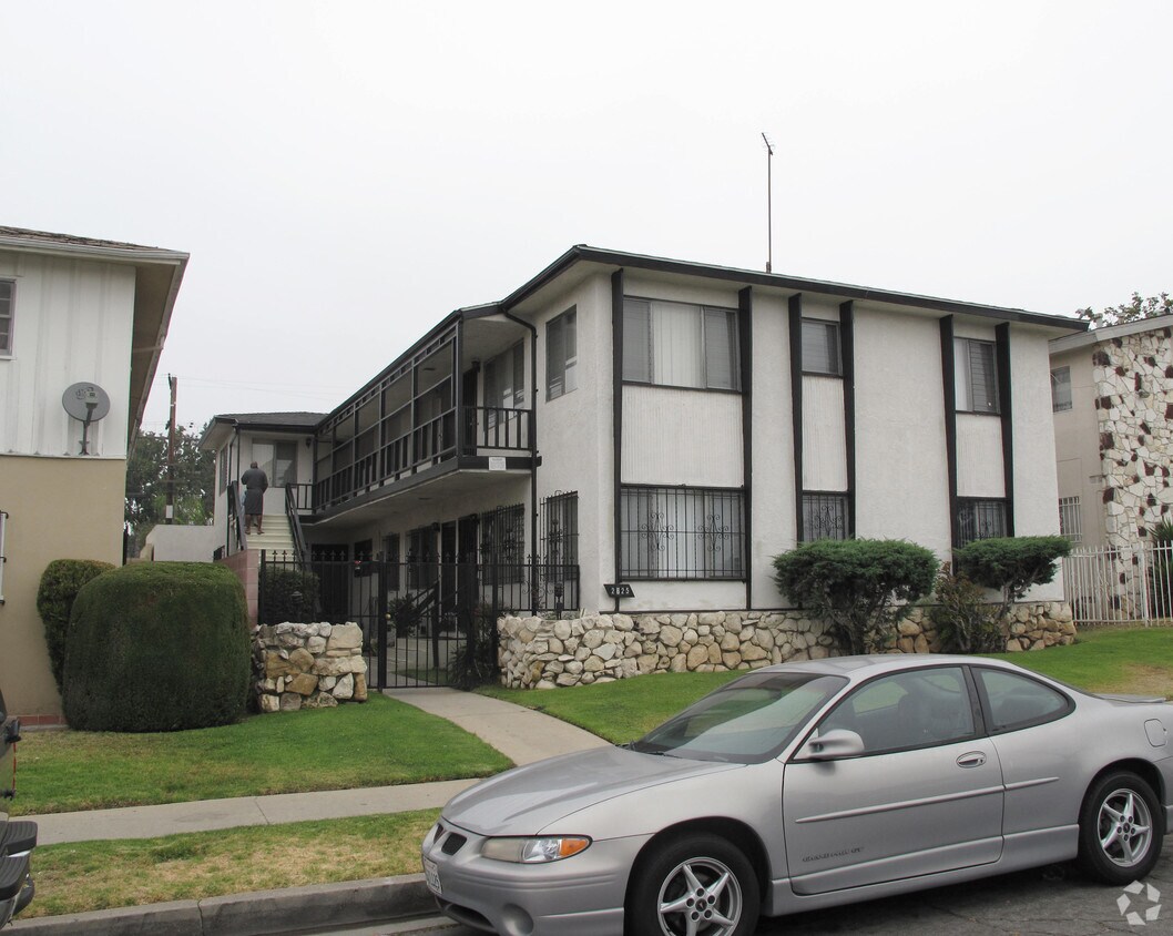 Primary Photo - 2625 W Imperial Hwy