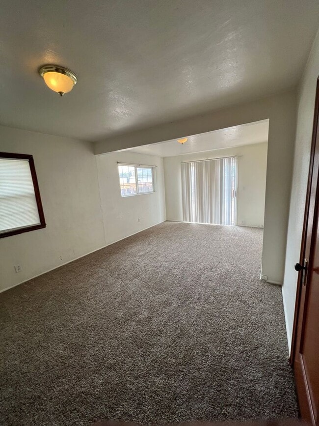 Building Photo - HARDWOOD FLOOR - CLOSE TO VA - MIDTOWN - Y...