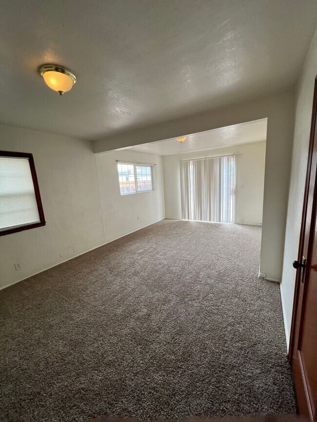 Foto del edificio - HARDWOOD FLOOR - CLOSE TO VA - MIDTOWN - Y...
