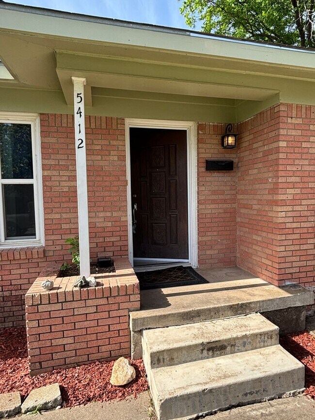 Foto del edificio - Charming 3-Bedroom Home in Birdville ISD!