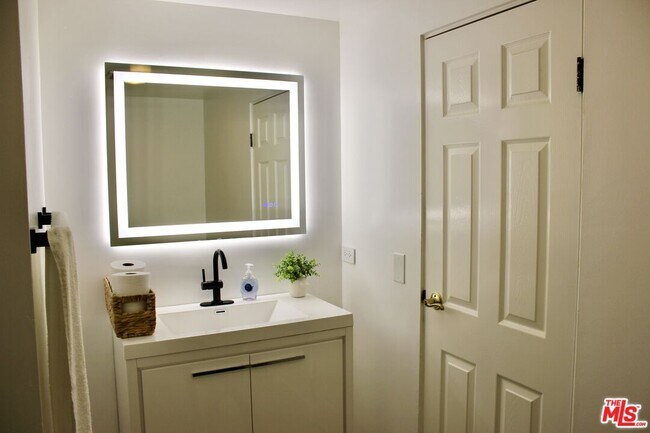 Foto del edificio - 1265 Bienveneda Ave