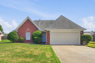 Building Photo - 7470 Jennifer Dr