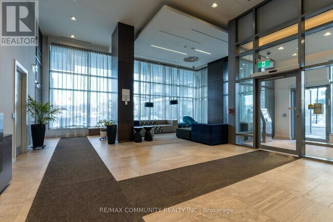 Photo du bâtiment - 2560 Eglinton Ave W