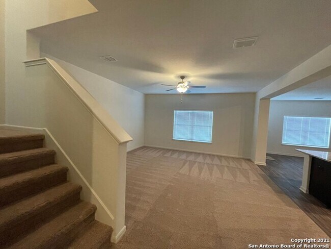 Foto del edificio - 4 Bedroom Home in  Savannah Place Subdivison In Converse, Tx
