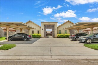 Building Photo - 12 Paola St