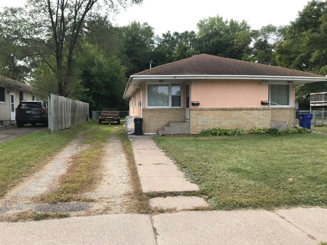 Long driveway - 1590 Case Ave E