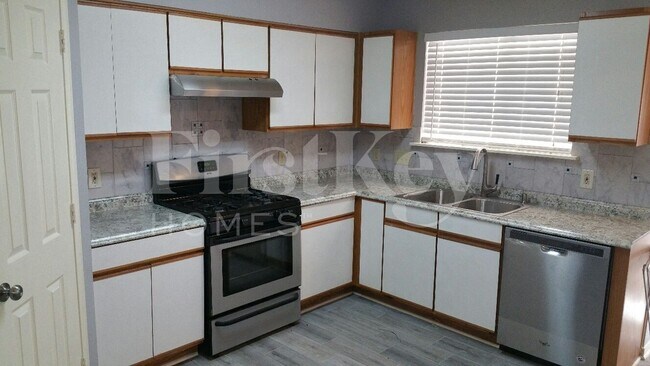 Foto del edificio - 13322 Gendley Dr