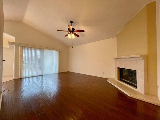 Building Photo - 2 Bedroom-2 Bathroom Single Story Home in ...