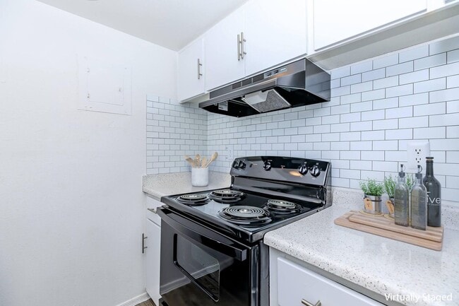 Interior Photo - Palisade Park Aparments