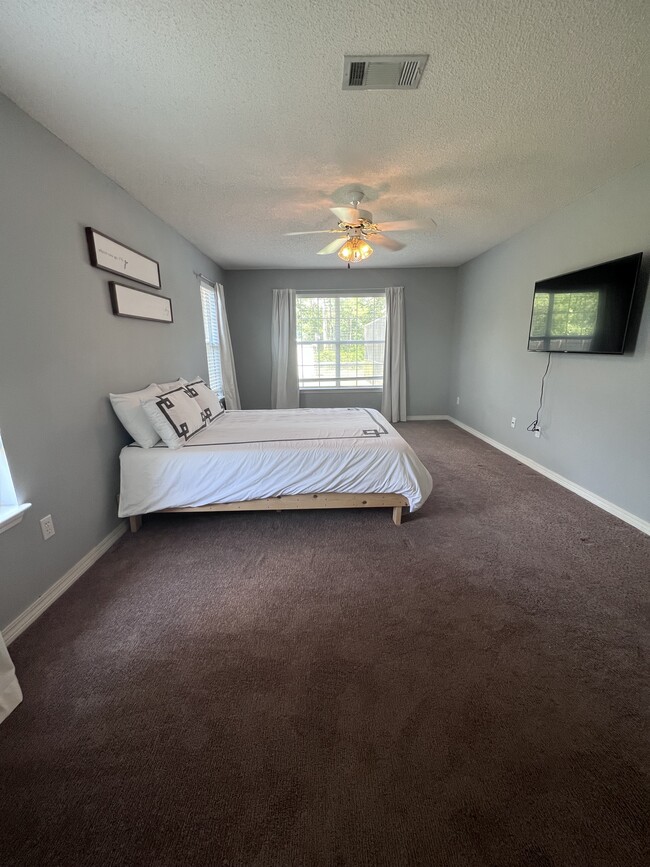 Master Bedroom - 2524 Bluewater Dr