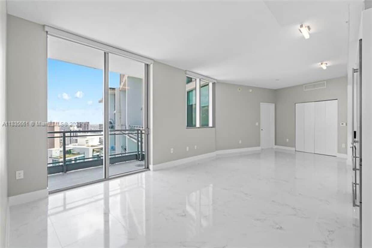 Photo - 92 SW 3rd St unit 5206 (A11835661)