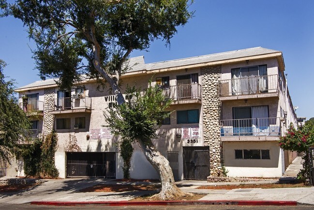 Building Photo - Villa Las Brisas