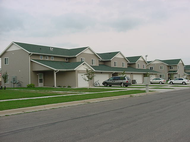 Foto del edificio - Maple Court Townhomes