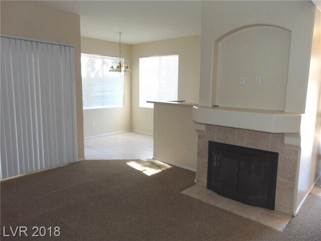 Foto del edificio - 9050 W Warm Springs Rd