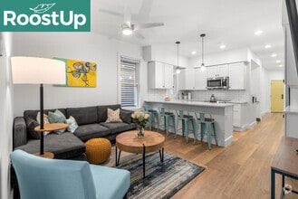 Building Photo - Furnished private bedroom with private ens...