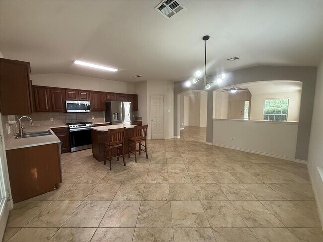 Foto del edificio - 3314 Blue Ridge Dr