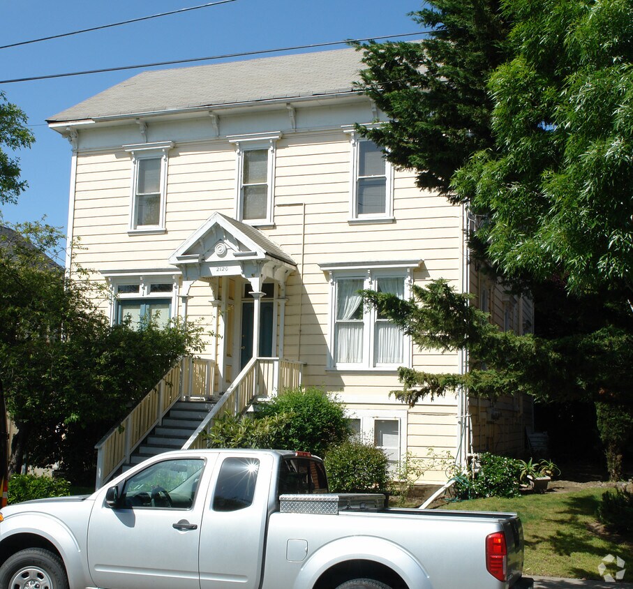 Building Photo - 2120 Sacramento St