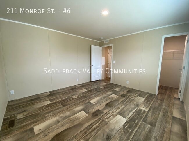 Building Photo - 211 Monroe St