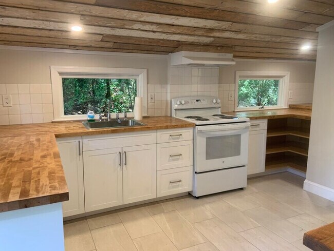 Foto del edificio - 1 Wheatley Rd