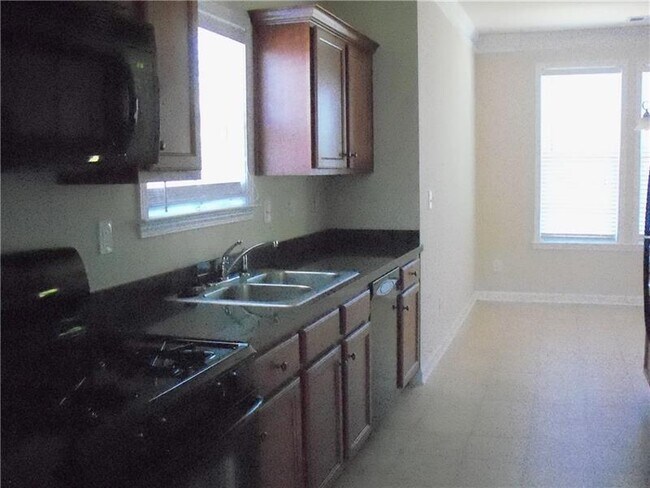 Foto del edificio - 5016 Centennial Commons Dr NW