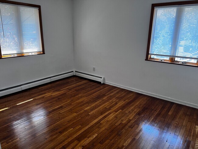 Foto del edificio - 480 Central Blvd