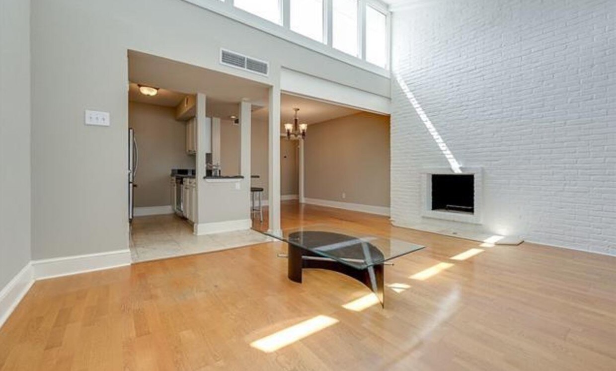 5908 Sandhurst Ln, Dallas, TX 75206 Apartments in Dallas, TX