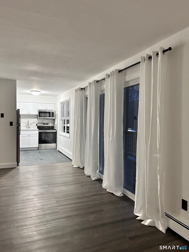 Foto del edificio - 1109 Waterbury Rd