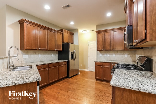 Foto del edificio - 4808 Arbor Lodge Dr
