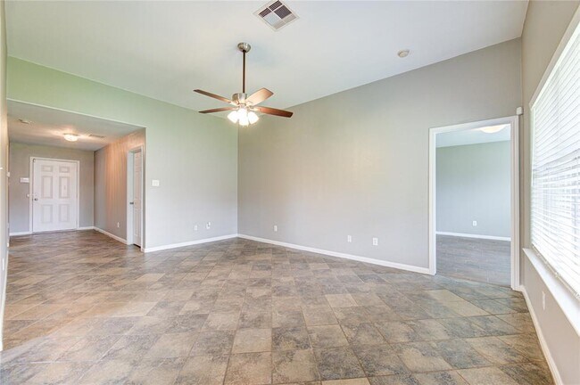 Building Photo - 6815 Dolan Bluff Ln