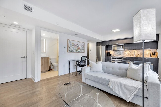 Building Photo - 50 McCaul St