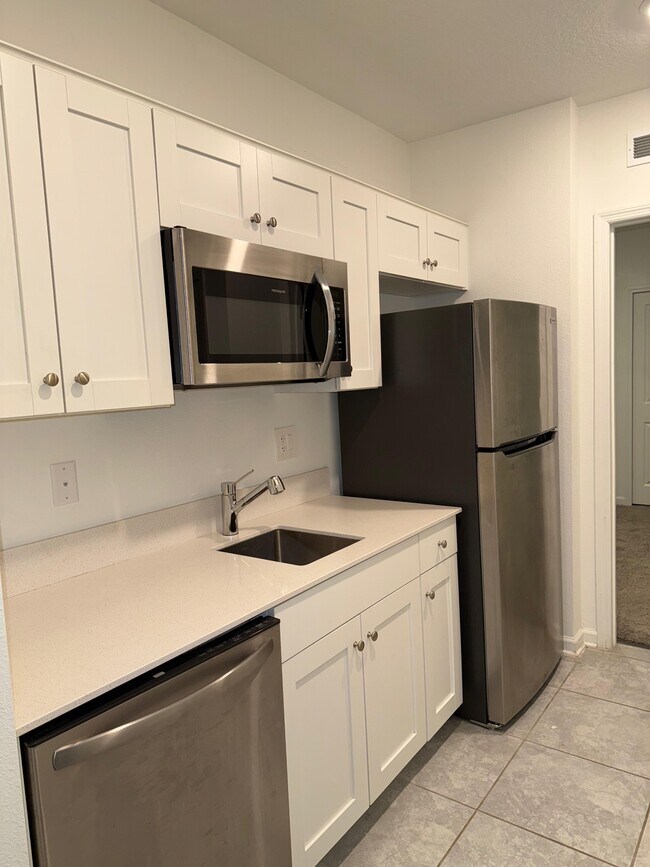 Foto del edificio - 225 Lawson Ave