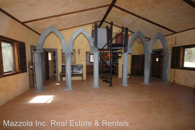 Building Photo - 16 Bobolink Ln