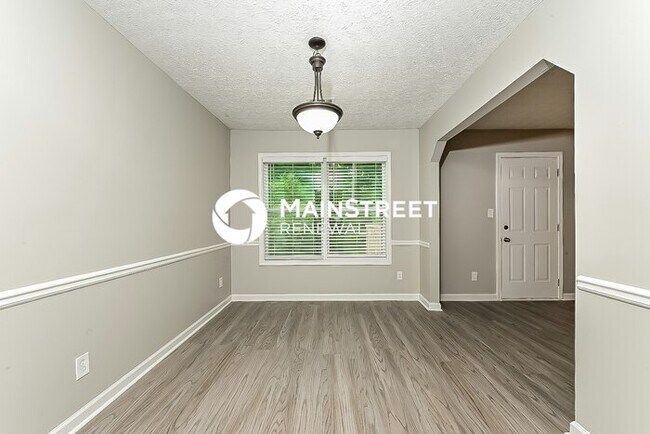 Foto del edificio - 3 Bedroom Pet-Friendly Home in Jonesboro, GA with Main Street Renewal
