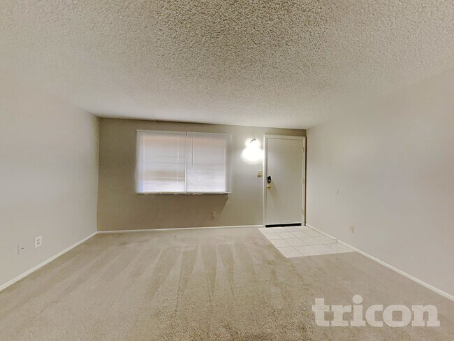Foto del edificio - 13215 N 42nd St