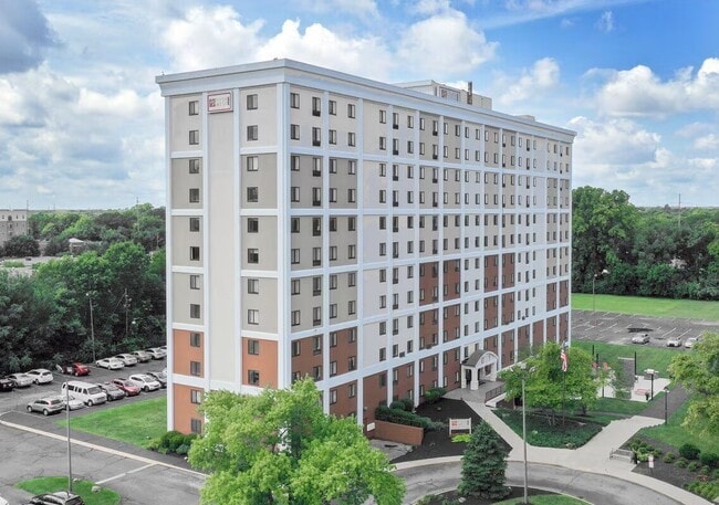 Building Photo - River West Flats