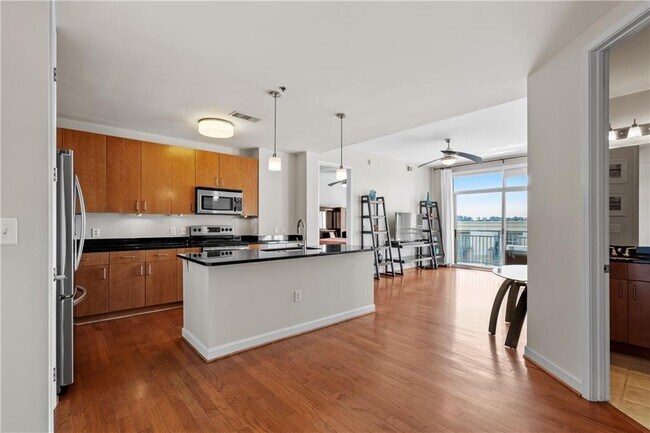 Building Photo - 711 Cosmopolitan Dr NE