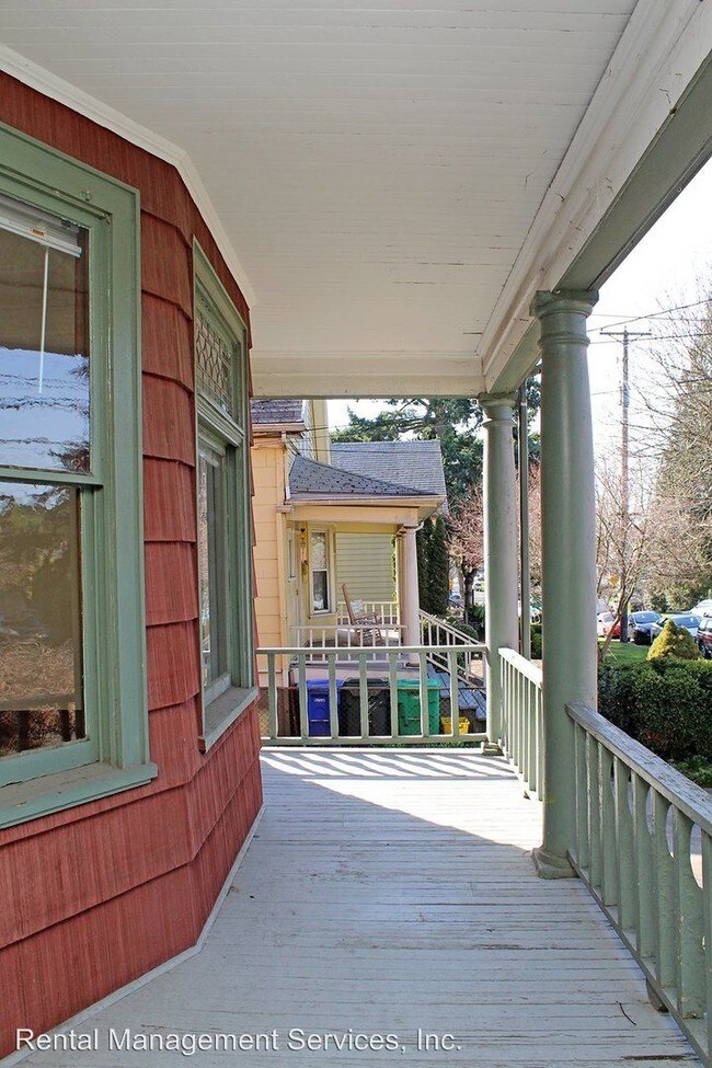 Building Photo - 2186 NE 7th Ave
